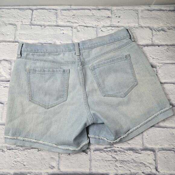 Old Navy Women's Denim Shorts The Sweetheart Distressed Light Wash sz 6 Cuffed - Picture 3 of 10